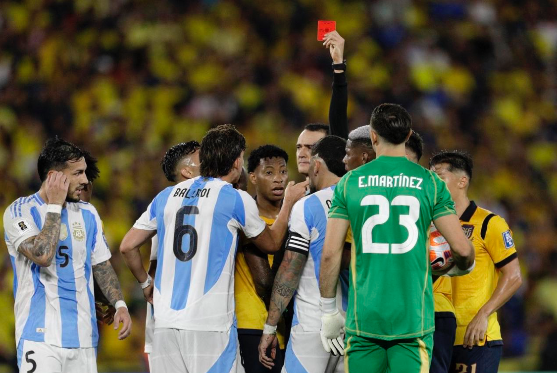 开云体育官网-梅西缺席后阿根廷输球!全场0射正!梅西则是南美世预赛金靴!