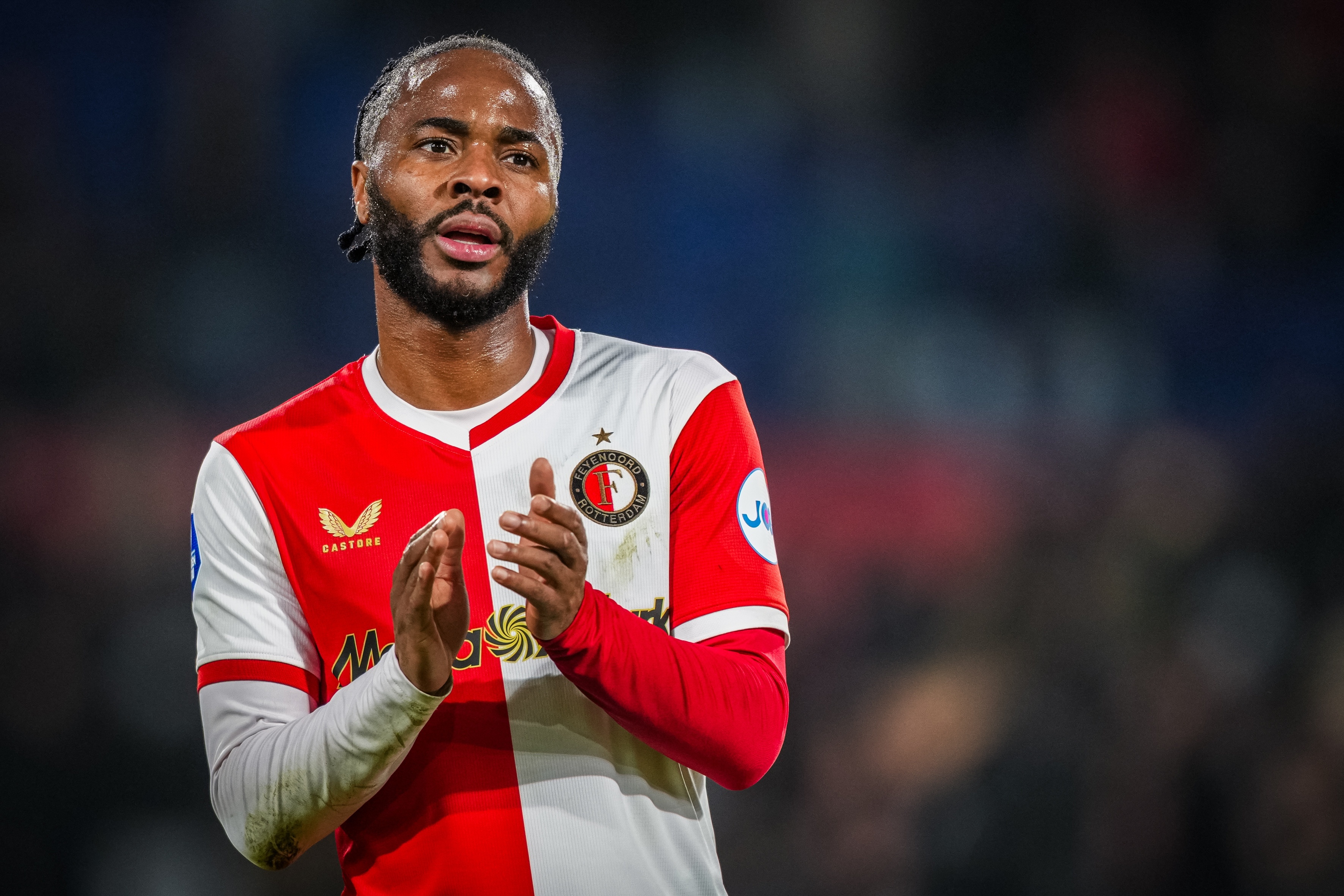 华体在线登录官网-前费耶诺德主帅：费耶诺德应与斯特林解约，这种状态最好直接退役